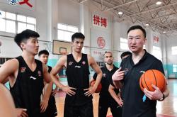 帕纳辛奈科斯训练开放日，官宣日火线驰援引观众欢呼，CBA常规赛在即，纪律约束更严格的简单介绍-九游会登录